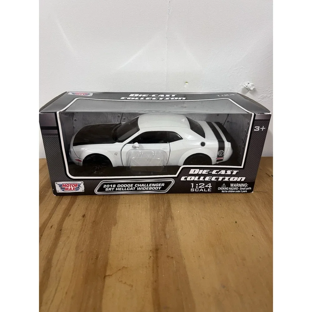 Motor Max Die Cast 2018 Dodge Challenger SRT Hellcat White 1:24 Scale New